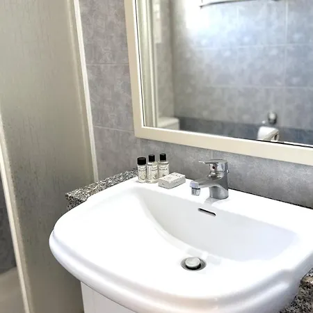 Modern 3bdr_top Floor_lux_suite_balcony Limassol